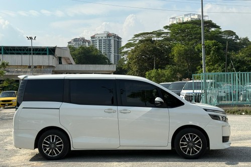 Used 2016 Toyota Voxy 2.0 ZS