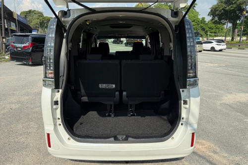 Used 2016 Toyota Voxy 2.0 ZS
