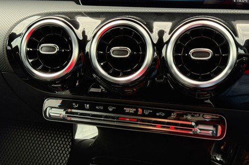 2018 Mercedes Benz A-Class A180 Terpakai