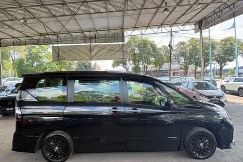 2022 Nissan Serena 2.0L Highway Star Terpakai