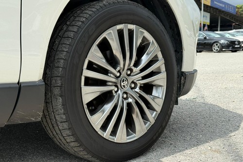 2022 Toyota Harrier Z Spec Recon Terpakai