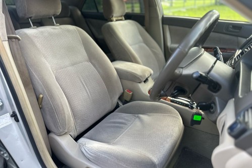 2005 Toyota Camry 2.0AT Terpakai