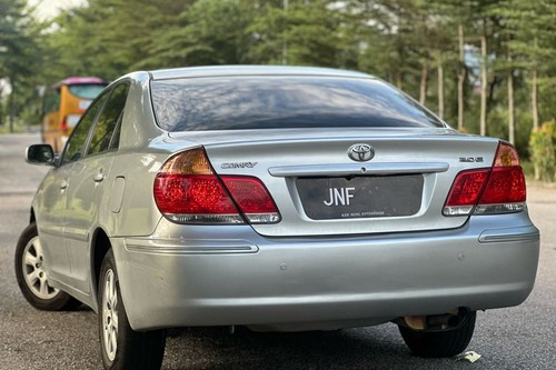 2005 Toyota Camry 2.0AT Terpakai