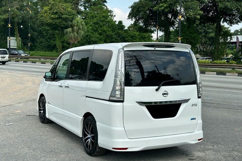 2016 Nissan Serena 2.0L Terpakai