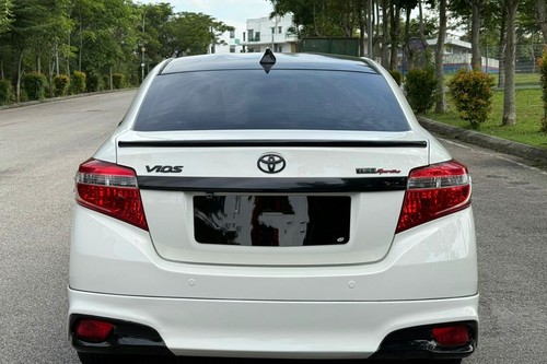 2015 Toyota Vios 1.5 TRD Sportivo AT  lama
