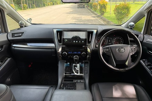 2021 Toyota Alphard 2.5 SC Terpakai
