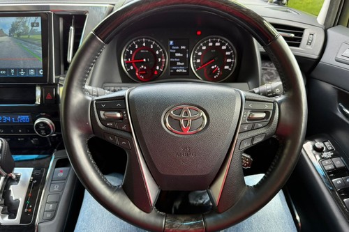 2021 Toyota Alphard 2.5 SC Terpakai