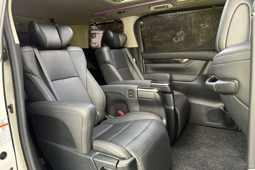 2021 Toyota Alphard 2.5 SC Terpakai