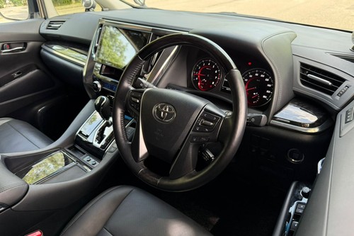2021 Toyota Alphard 2.5 SC Terpakai