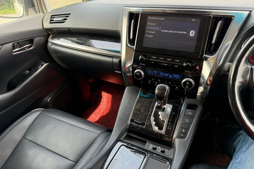 2020 Toyota Alphard 2.5 SC Terpakai