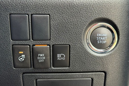 2020 Toyota Alphard 2.5 SC Terpakai