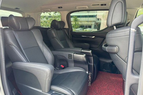 2020 Toyota Alphard 2.5 SC Terpakai