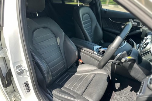 2016 Mercedes Benz C-Class Saloon C 200 AMG Line Terpakai