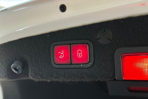 2016 Mercedes Benz C-Class Saloon C 200 AMG Line Terpakai