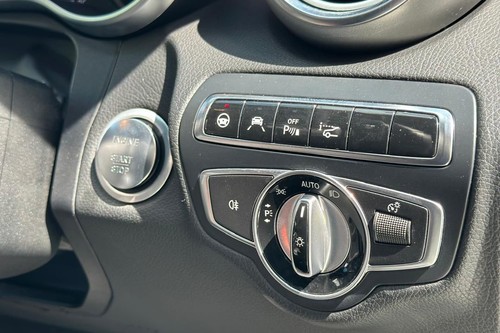 2016 Mercedes Benz C-Class Saloon C 200 AMG Line Terpakai