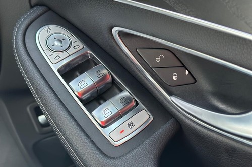 2016 Mercedes Benz C-Class Saloon C 200 AMG Line Terpakai