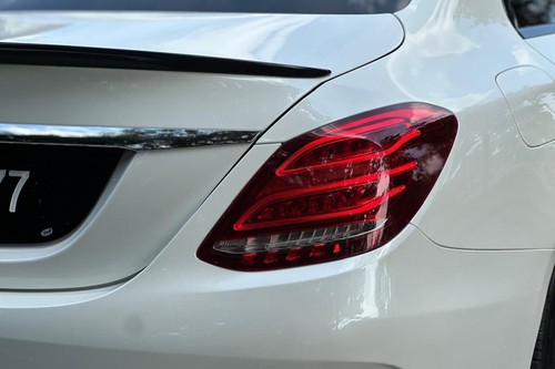 2016 Mercedes Benz C-Class Saloon C 200 AMG Line Terpakai