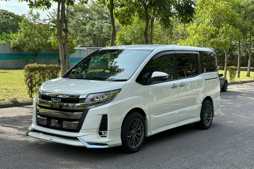 Terpakai 2019 Toyota Noah 2.0 untuk Dijual