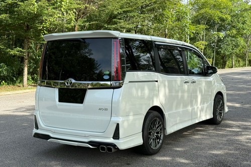 2019 Toyota Noah 2.0 Terpakai