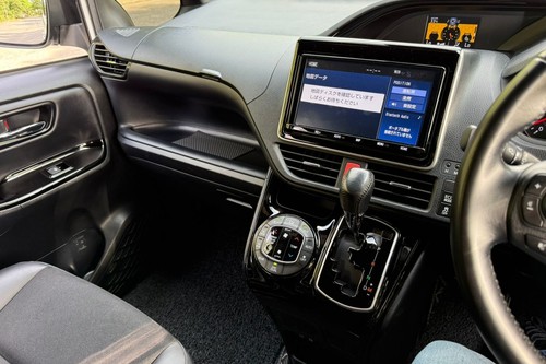 2019 Toyota Noah 2.0 Terpakai