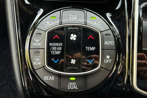 2019 Toyota Noah 2.0 Terpakai