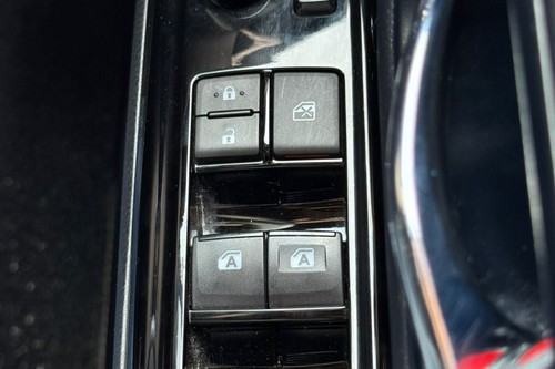 2019 Toyota Noah 2.0 Terpakai