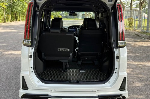 2019 Toyota Noah 2.0 Terpakai