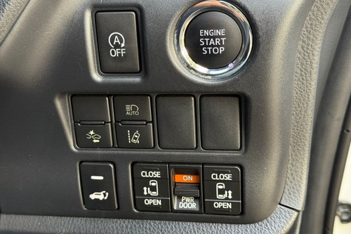 2019 Toyota Noah 2.0 Terpakai