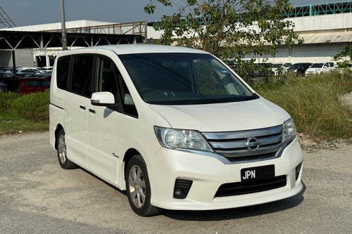 2013 Nissan Serena 2.0L Terpakai