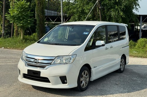 Terpakai 2013 Nissan Serena 2.0L Highway Star untuk Dijual