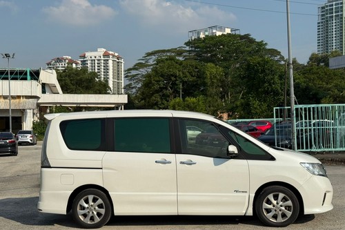2013 Nissan Serena 2.0L Highway Star Terpakai
