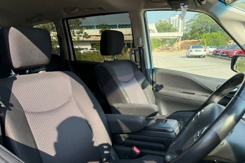 2013 Nissan Serena 2.0L Highway Star Terpakai