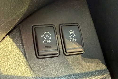 2013 Nissan Serena 2.0L Highway Star Terpakai