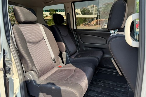 2013 Nissan Serena 2.0L Highway Star Terpakai