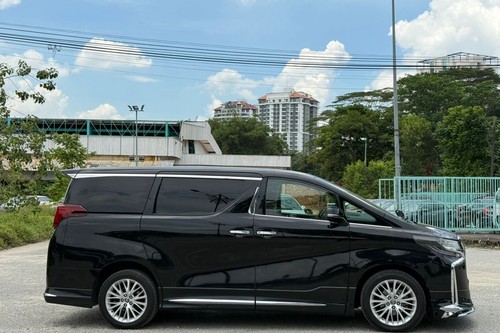 2016 Toyota Alphard 2.5 Terpakai