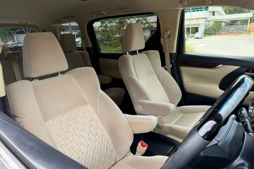 2016 Toyota Alphard 2.5 Terpakai