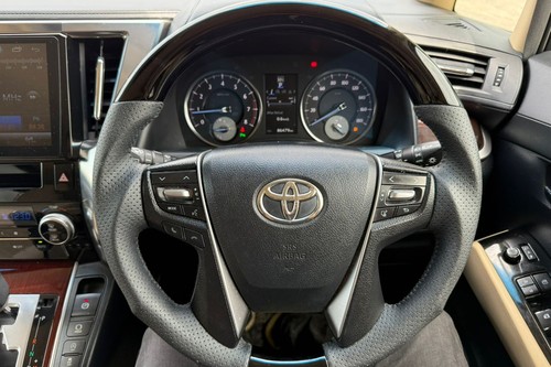 2016 Toyota Alphard 2.5 Terpakai