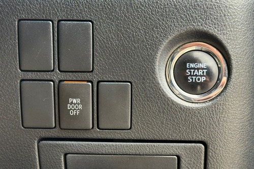 2016 Toyota Alphard 2.5 Terpakai