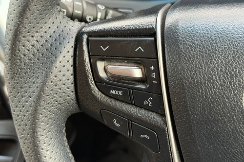 2016 Toyota Alphard 2.5 Terpakai