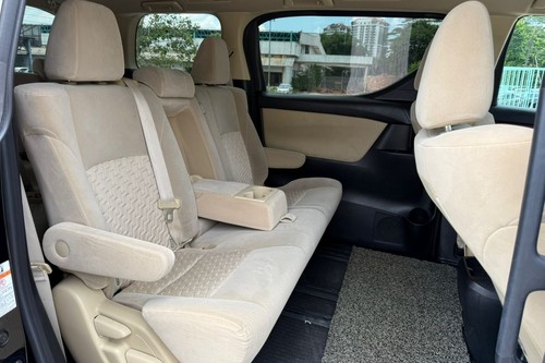 2016 Toyota Alphard 2.5 Terpakai