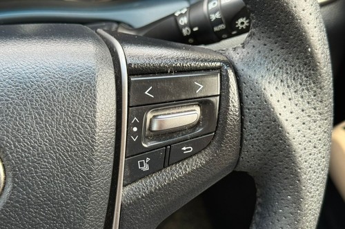 2016 Toyota Alphard 2.5 Terpakai