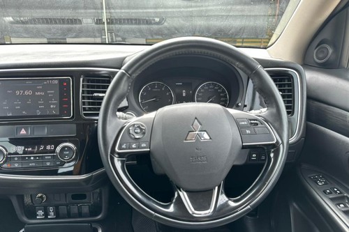 2017 Mitsubishi Outlander 2.0 L Terpakai