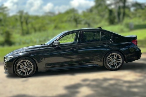 Old 2019 BMW 3 Series Sedan 330 e M Sport