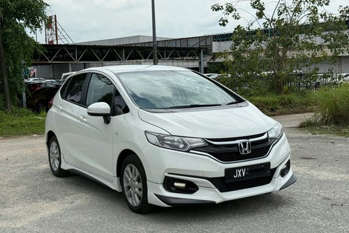 2019 Honda Jazz Hybrid 1.5 V Terpakai