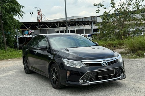 2015 Toyota Camry 2.5 Hybrid Terpakai