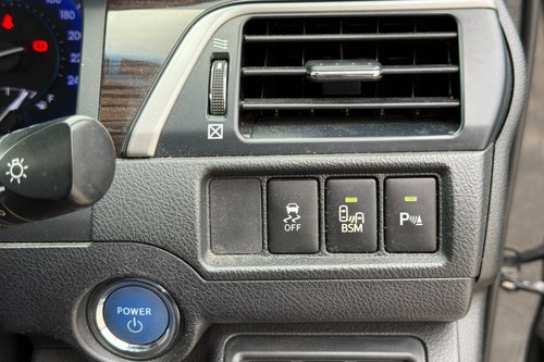 2015 Toyota Camry 2.5 Hybrid Terpakai