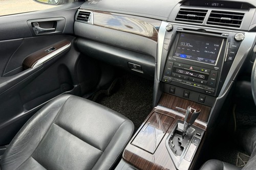 2015 Toyota Camry 2.5 Hybrid Terpakai