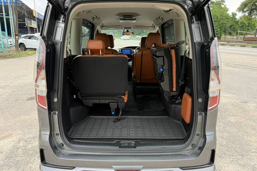 2022 Nissan Serena 2.0L Highway Star Terpakai