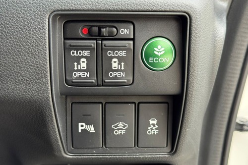 2015 Honda Odyssey 2.4L EX Terpakai