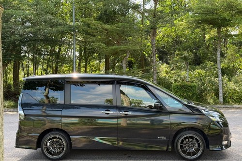 2022 Nissan Serena 2.0L Premium Highway Star Terpakai